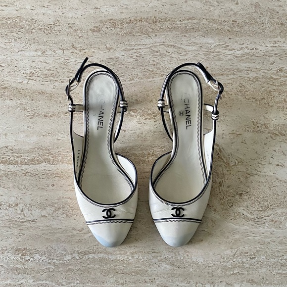 Vintage Chanel CC Contrast Stitch Slingback Kitten Heels